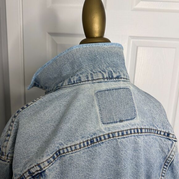 Levi’s 70516-0325 Vintage Denim Trucker Jacket Women's Medium Distressed Repair - Picture 9 of 14